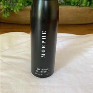Morphe continuous setting spray
